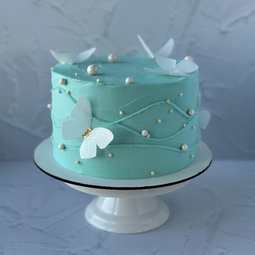 Sponge cake with butterflies