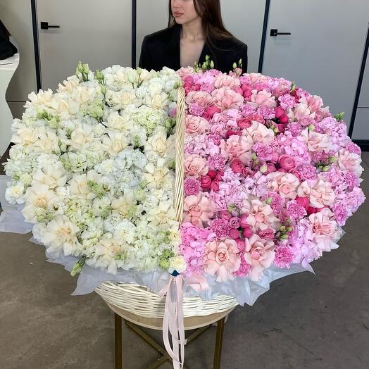 Корзина с цветами «калейдоскоп Любви»