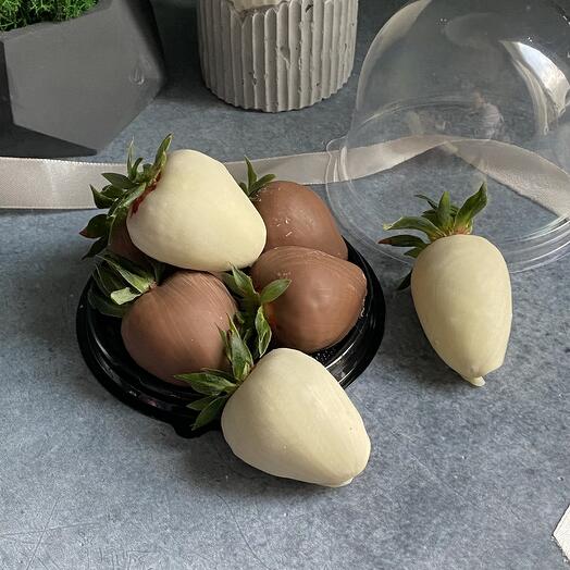 Клубника в шоколаде Клубника в стакане на выпускной (4-6🍓)