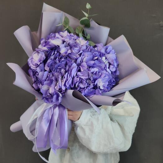 Яркий букет с гортензией и эвкалиптом 🌿