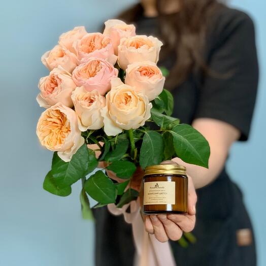 Букет из пионовидной розы Джульетта и ароматической свечи «florista-barista