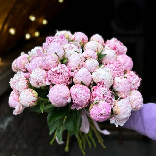 Моно из 35 пионов