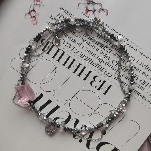 Колье на мемори проволоке с цепочками