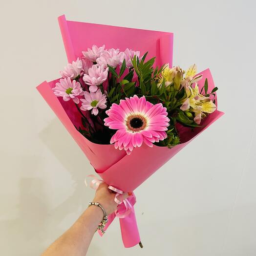 Букет 💐  в разной цветовой гамме )