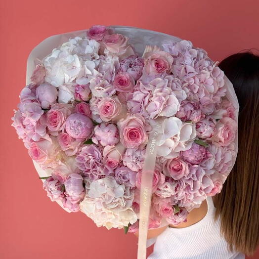 Blush Harmony: Large Size Bouquet of Hydrangeas, Roses and Peonies