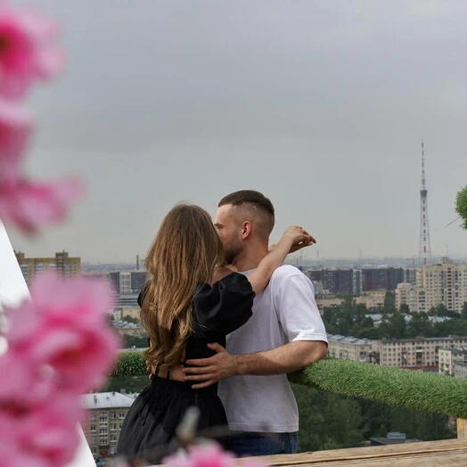 Подарочный сертификат «Свидание мечты на крыше с живой музыкой» (2 часа, 2 человека)