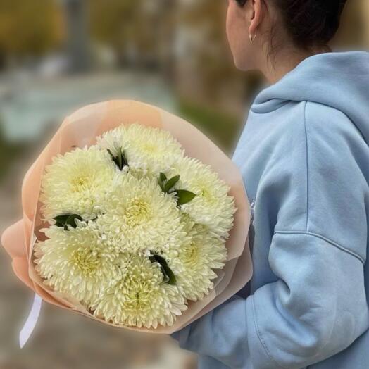 Букет из белых одноголовых хризантем