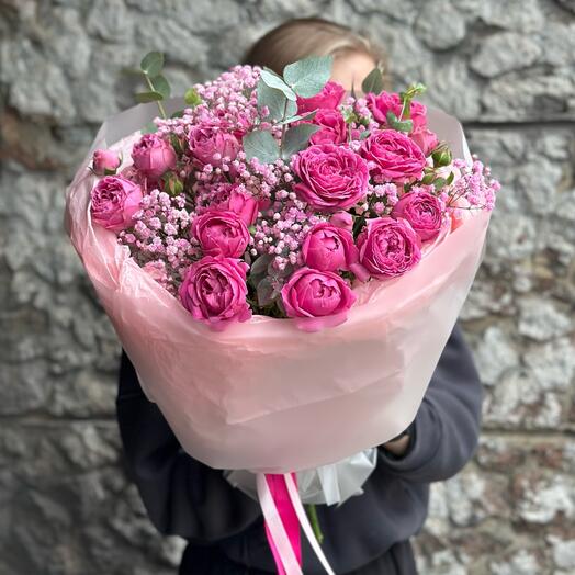 Букет «Барби» с гипсофилой и пионовидной розой