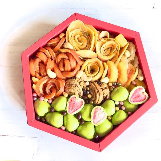 Бокс подарочный с клубникой в шоколаде сублимированной