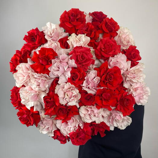 Бомбический букет из 51 французской розы