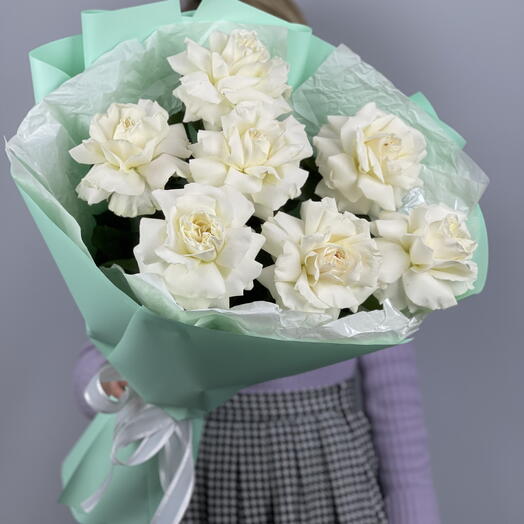 Букет из 7 французских пионовидных белых роз (1)