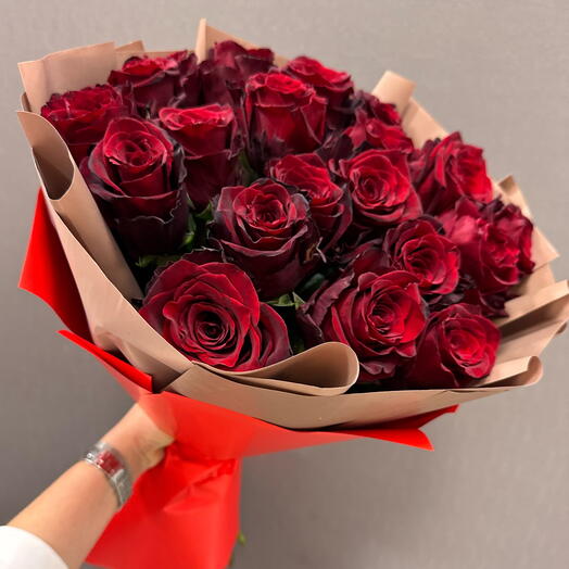 Моно букет из красных роз Эквадор 25 шт