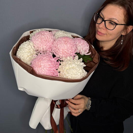 Букет хризантемы белые и розовые