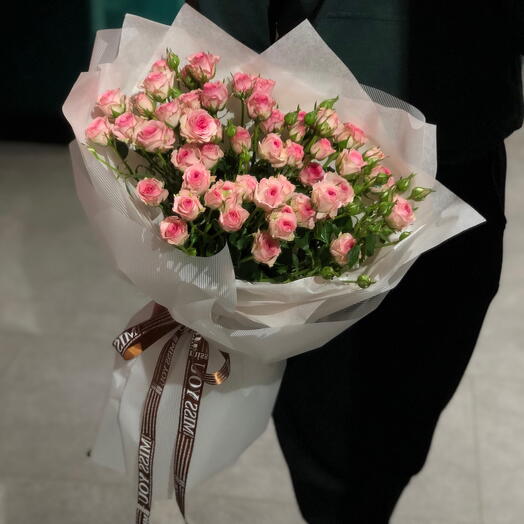 9 кустовых роз кения
