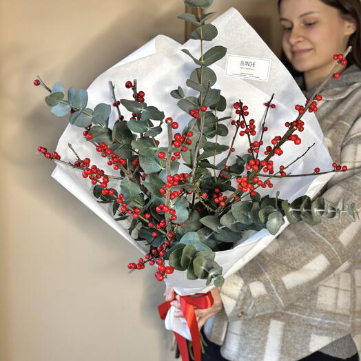 Интерьерная охапка с илексом и эвкалиптом🤍