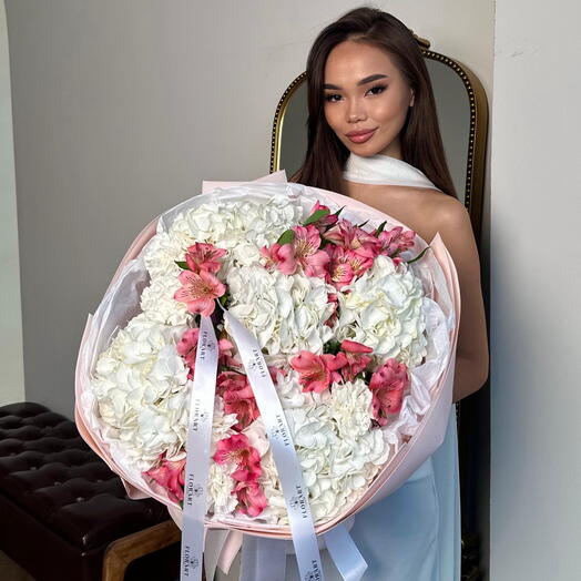 Гортензия с альстромерией