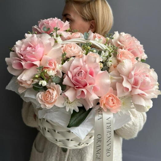 Корзина с цветами ,, Воплощение нежности ,,🌸