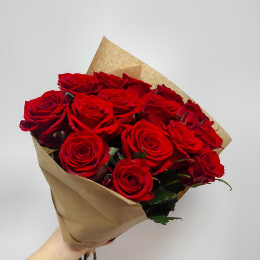 15 роз бордо в крафте🥰