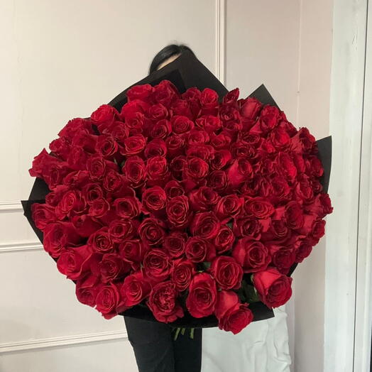 101 метровая роза в черном оформление