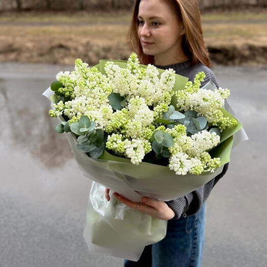 Букет из белой сирени