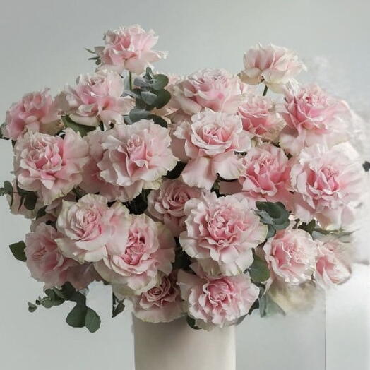 Французские розы с эвкалиптом