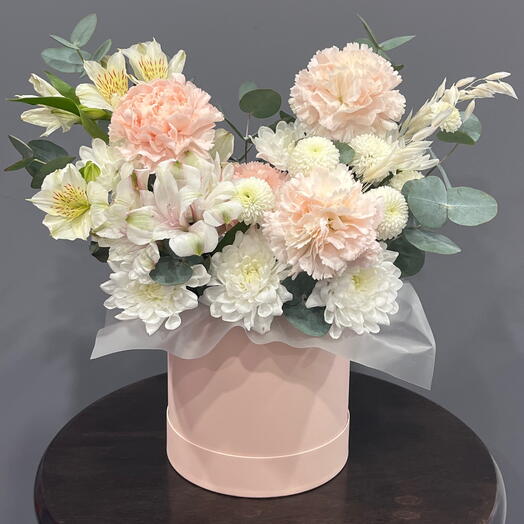 Композиция в шляпной коробке «Для любимой»