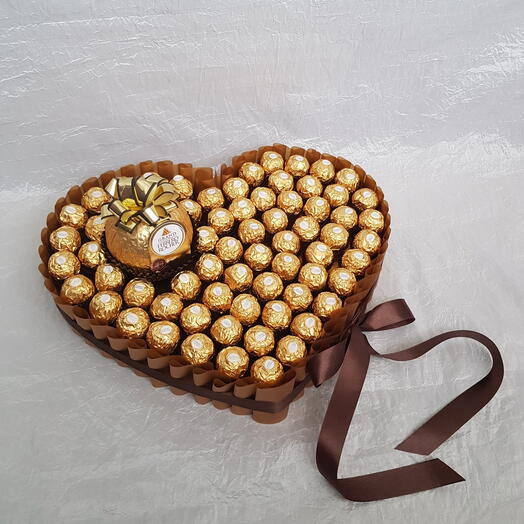 Большое сердце из Ферреро FERRERO ROCHER с фигурным шоколадом Grand Ferrero Rocher