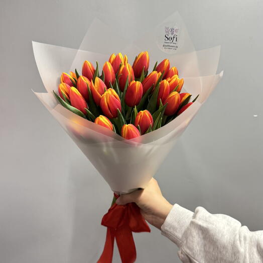 Букет из 25 тюльпанов