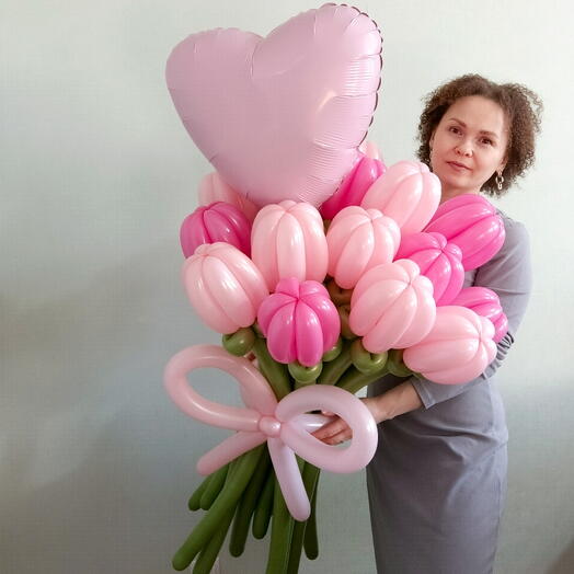 Тюльпаны из шаров с сердцем