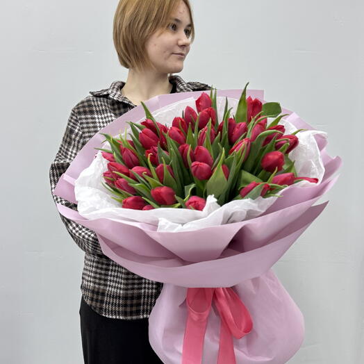 Букет из 45 тюльпанов