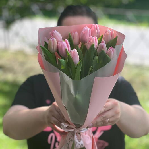 Букет из розовых тюльпанов