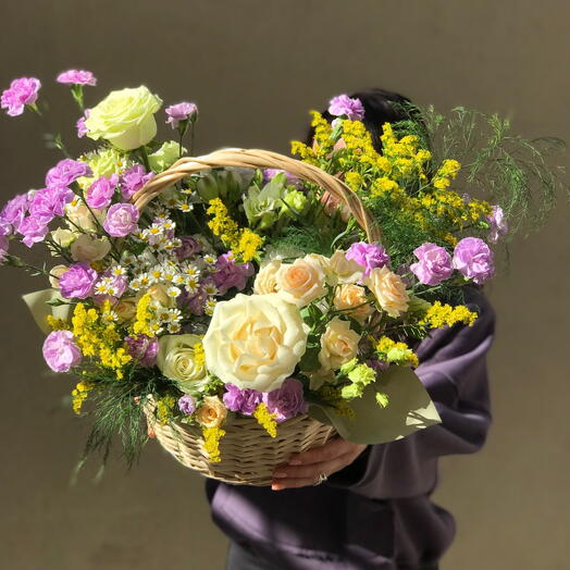 Корзина с цветами