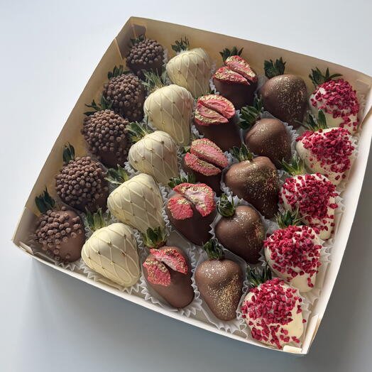 Клубника в шоколаде микс 25 штук