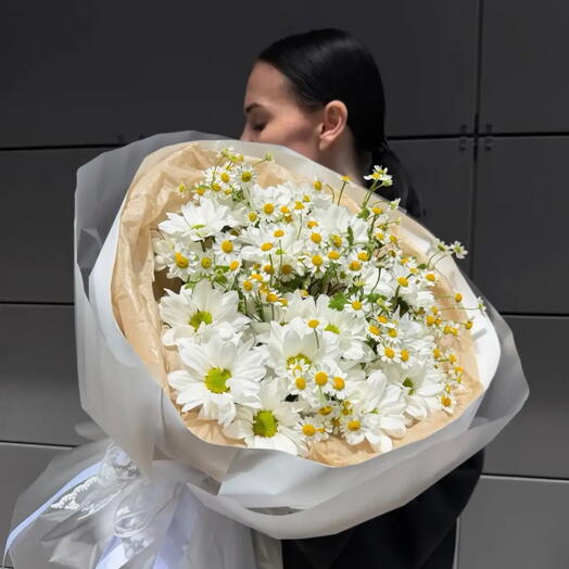 Дуобукет матрикарии и ромашковидной хризантемы🌼