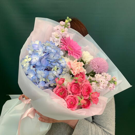 Букет с гортензией и мвттиолой💕