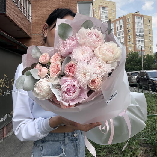 Букет «Нежные пионы»