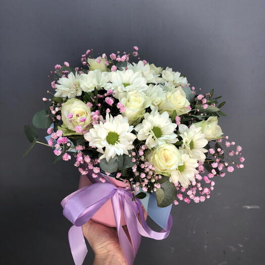 Шляпная коробка с розами ,ромашками,эвкалиптом и гипсофилой🌸☘️