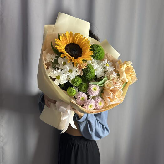 Авторский букет с подсолнухом🌻