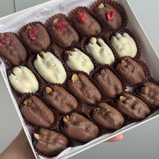 Королевские финики в шоколаде с орехами 20 шт