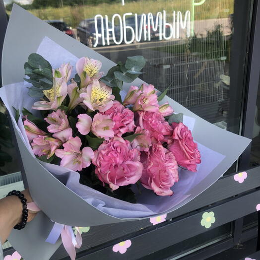 Букет из пионовидной розы кантри
