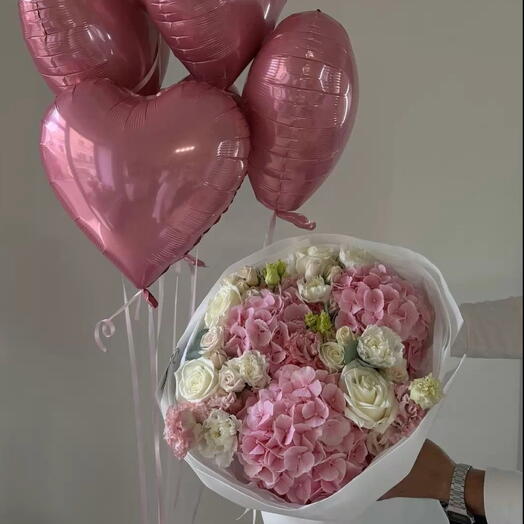 Bouquet With Baloons