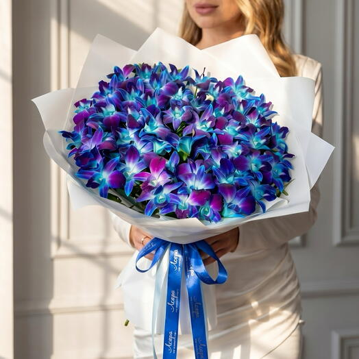Букет Космос из орхидей. Монобукет 116. Leoraflowers