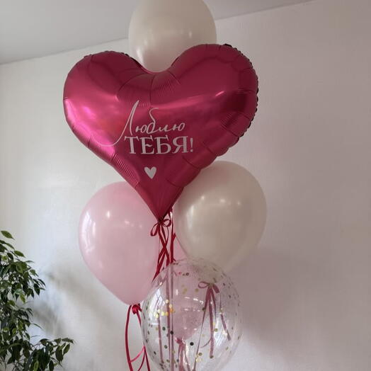 Фонтан из шаров с сердцем
