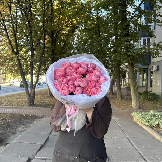 Букет с пионовидными кустовыми розами