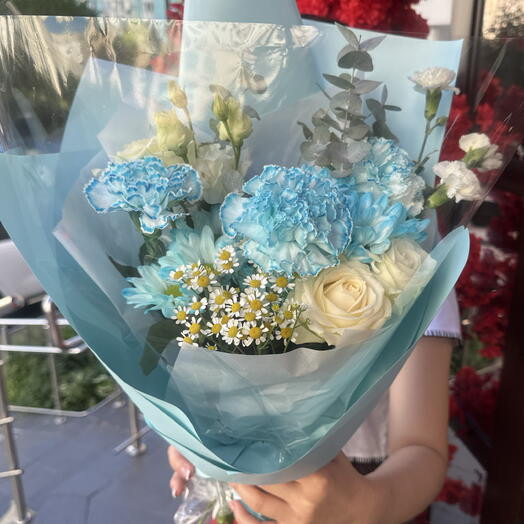 Авторский букет. Роза,ромашка,гвоздика,эустома в ярком букете