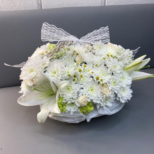Нежность 🌸 воздушная композиция из кустовых хризантем, лилии, кустовых роз и кустового диантуса