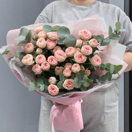 Букет из кустовой розы и эвкалипта 💐