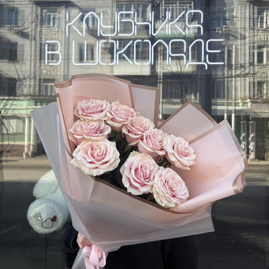 Букет из 9 эквадорских роз "Ганриетта"