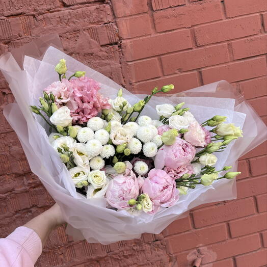 Авторский букет «Ароматный презент🌸»с пионами