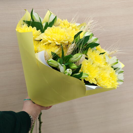 Букет хризантем и альстромерий 💕